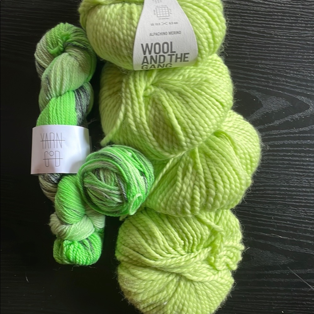 Neon yarn bundle